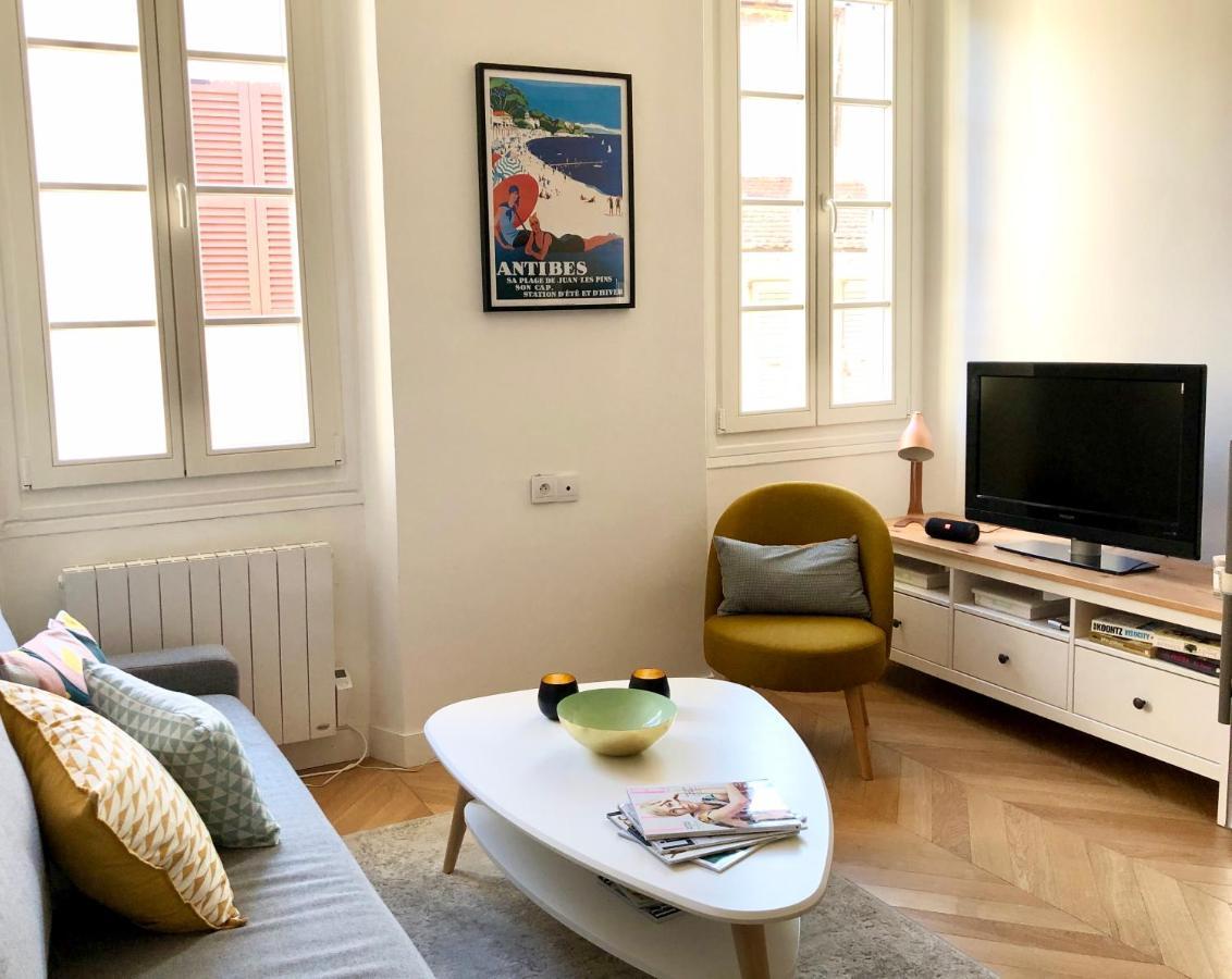 Charming And Modernly Designed 2 Bedroom - Old Town Antibes Exterior photo