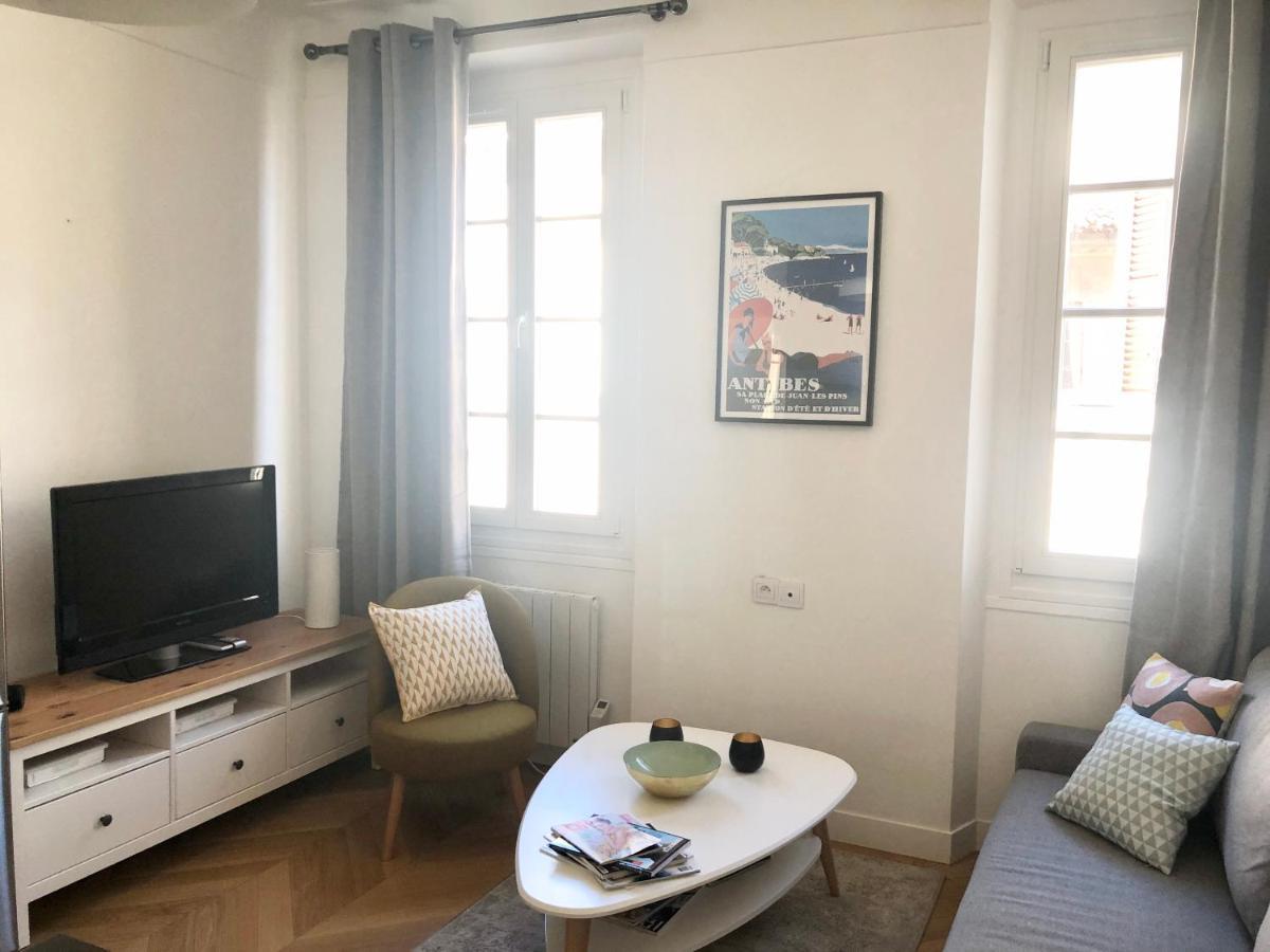 Charming And Modernly Designed 2 Bedroom - Old Town Antibes Exterior photo